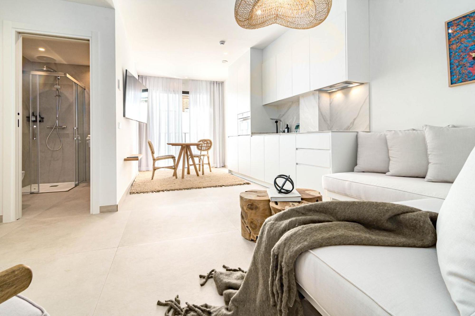 Seaclub Suites Эстепона Экстерьер фото